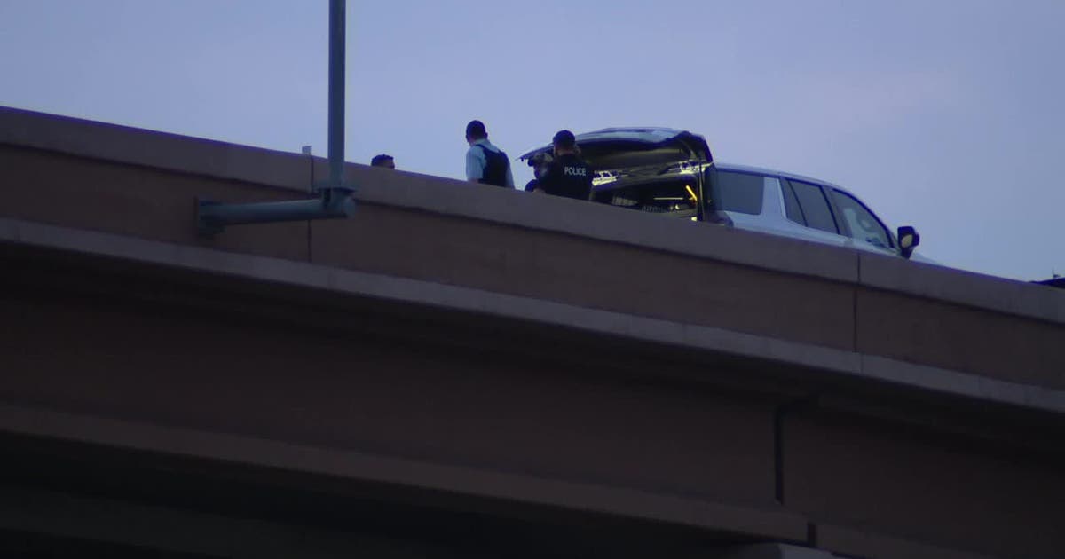 Fort Worth police chase ends in standoff on I-35W, Loop 820 | FOX 4 ...