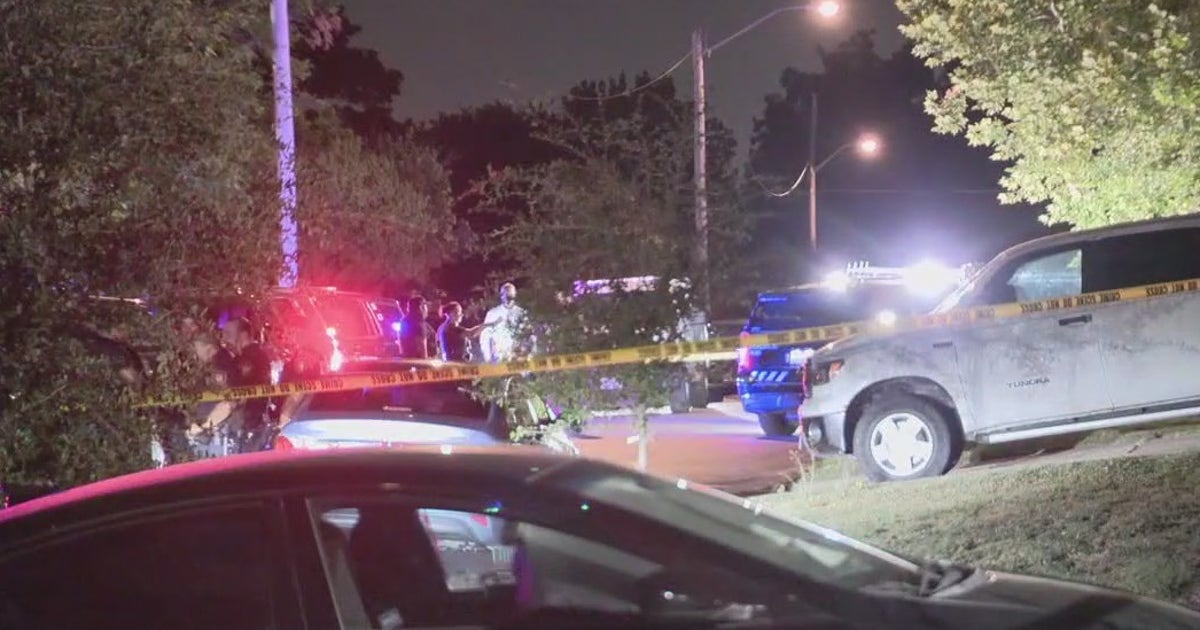 Fort Worth shooting: Police looking for double murder suspect | FOX 4 ...