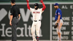 Crawford carries perfect game into 6th inning, Wong hits 3-run HR as Red Sox beat Rangers 9-4