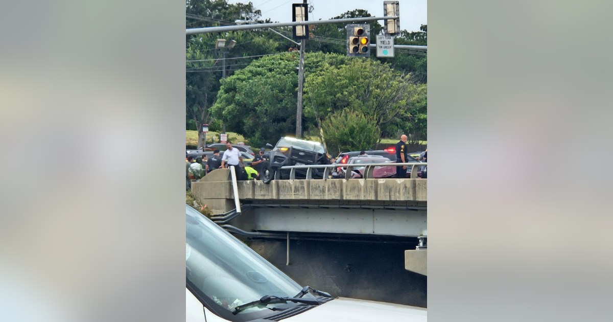 Fort Worth officer among 5 hurt in Loop 820 crash | FOX 4 Dallas-Fort Worth