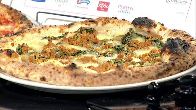Smoked mozzarella and Italian sausage pizza recipe from Partenope