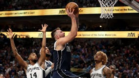 Doncic scores 28, Thompson adds 22 in Dallas debut as Mavs top Spurs 120-109