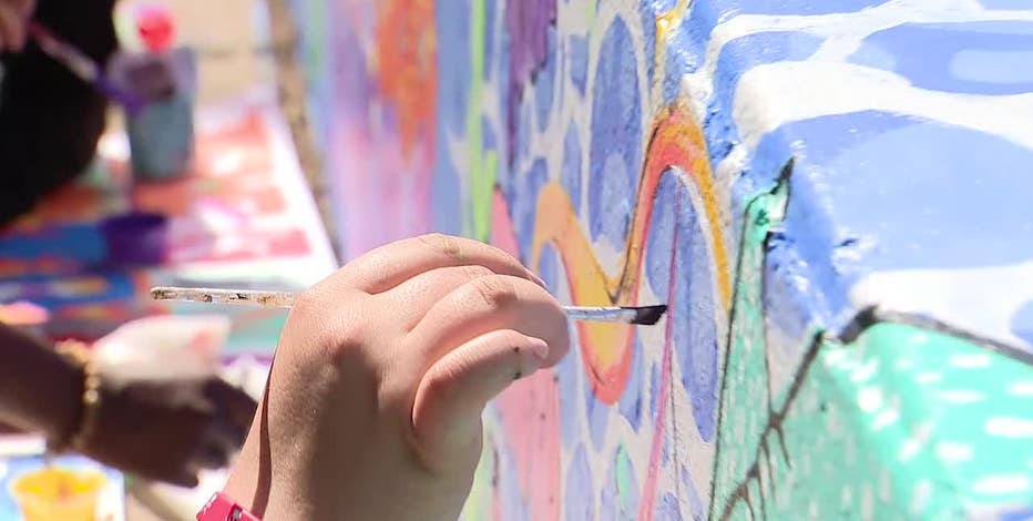 Fort Worth students paint positive messages on park wall