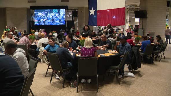 H-E-B, Central Market host annual Feast of Sharing Holiday Dinner in Fort Worth