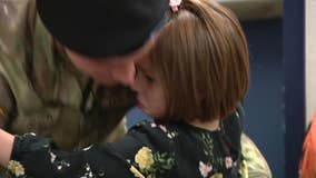 Army soldier home for Christmas in Grapevine surprises 6-year-old daughter: 'Daddy missed you so much'
