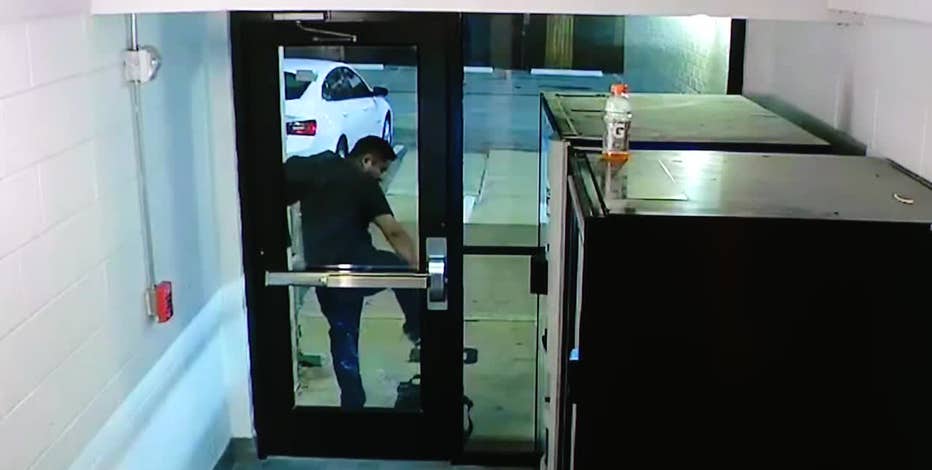 VIDEO: Man bangs on motel doors, holds guest at knifepoint before deadly Arlington police shooting