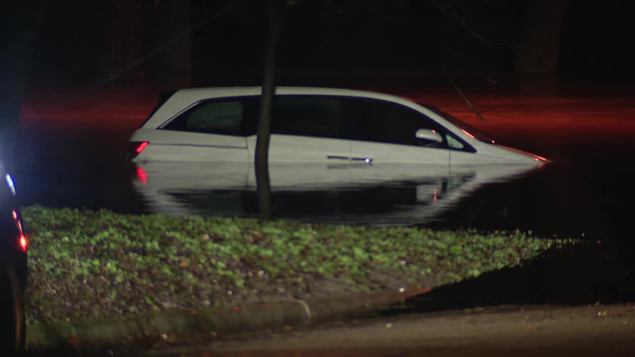 Body found in submerged car at Fort Worth country club | FOX 4 Dallas ...