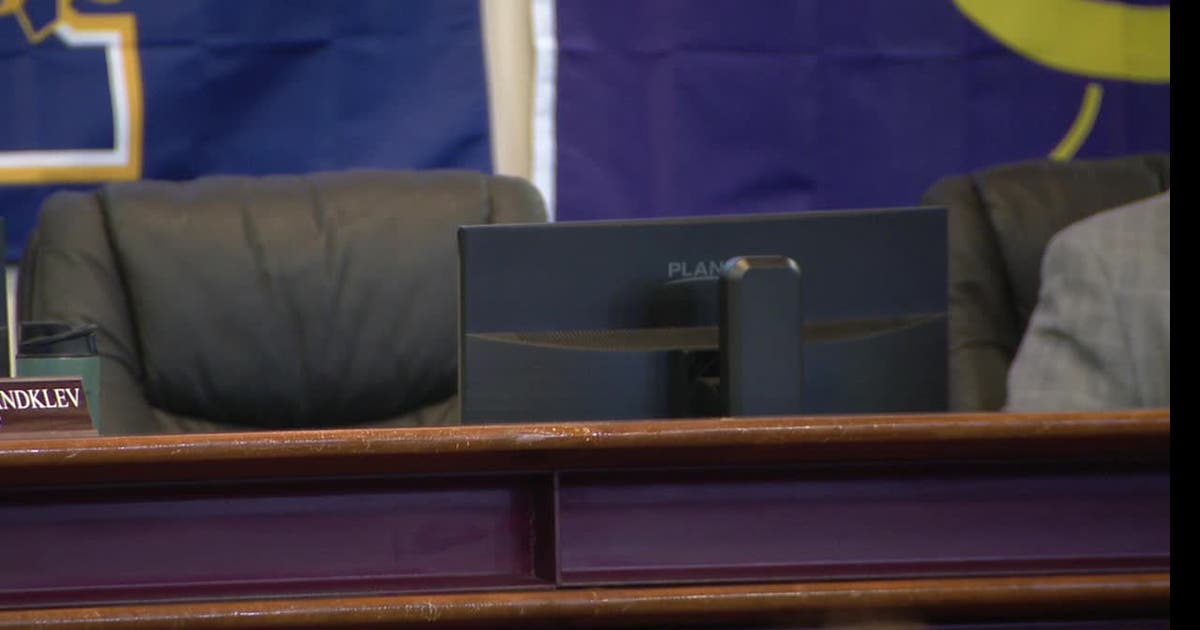 Keller ISD superintendent noticeably absent from school board meeting ...