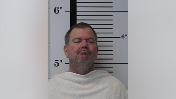 Dallas police sergeant charged with stealing department-issued guns, pawning them in Oklahoma