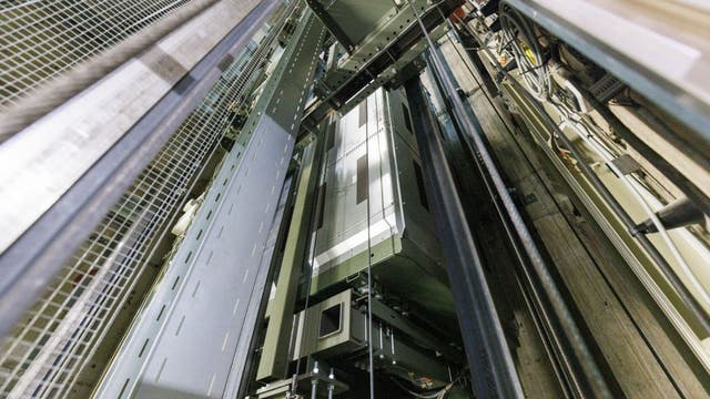 Woman lifted through roof of malfunctioning 25th-floor elevator in Uptown Dallas