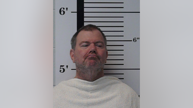 Dallas police sergeant charged with stealing department-issued guns, pawning them in Oklahoma