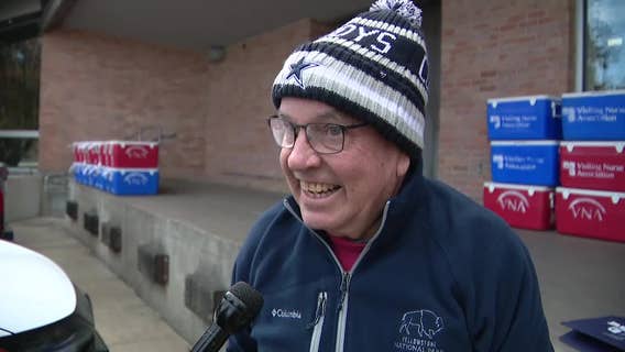 Volunteers say 25° isn't too cold for Meals on Wheels deliveries: 'Just have to bundle up'
