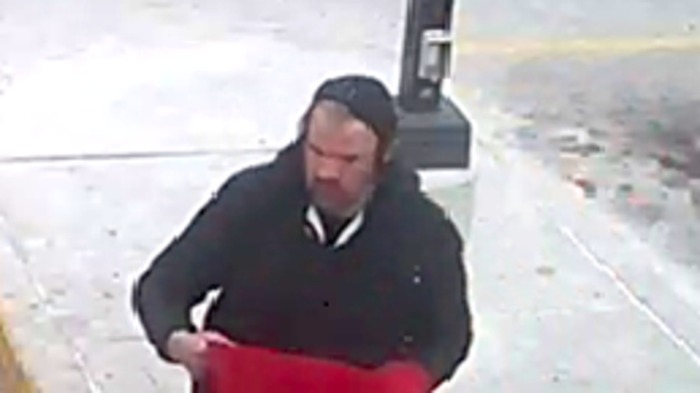 Fort Worth suspect wanted for aggravated robbery, carjacking