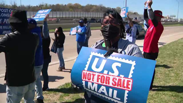'US mail not for sale:' Dallas USPS workers protest efforts to privatize postal service