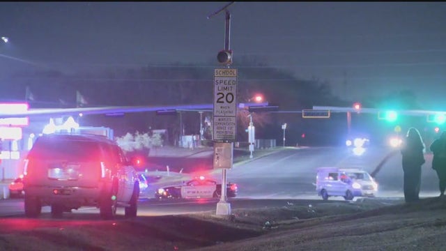 Pedestrian killed in Southeast Dallas crash