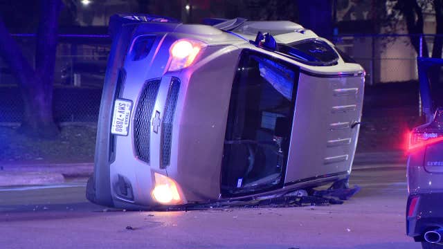 Dallas police searching for suspect in rollover crash