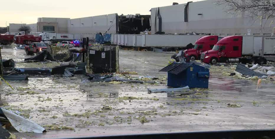 Live Dallas weather: Severe thunderstorms bring hurricane-force winds to North Texas
