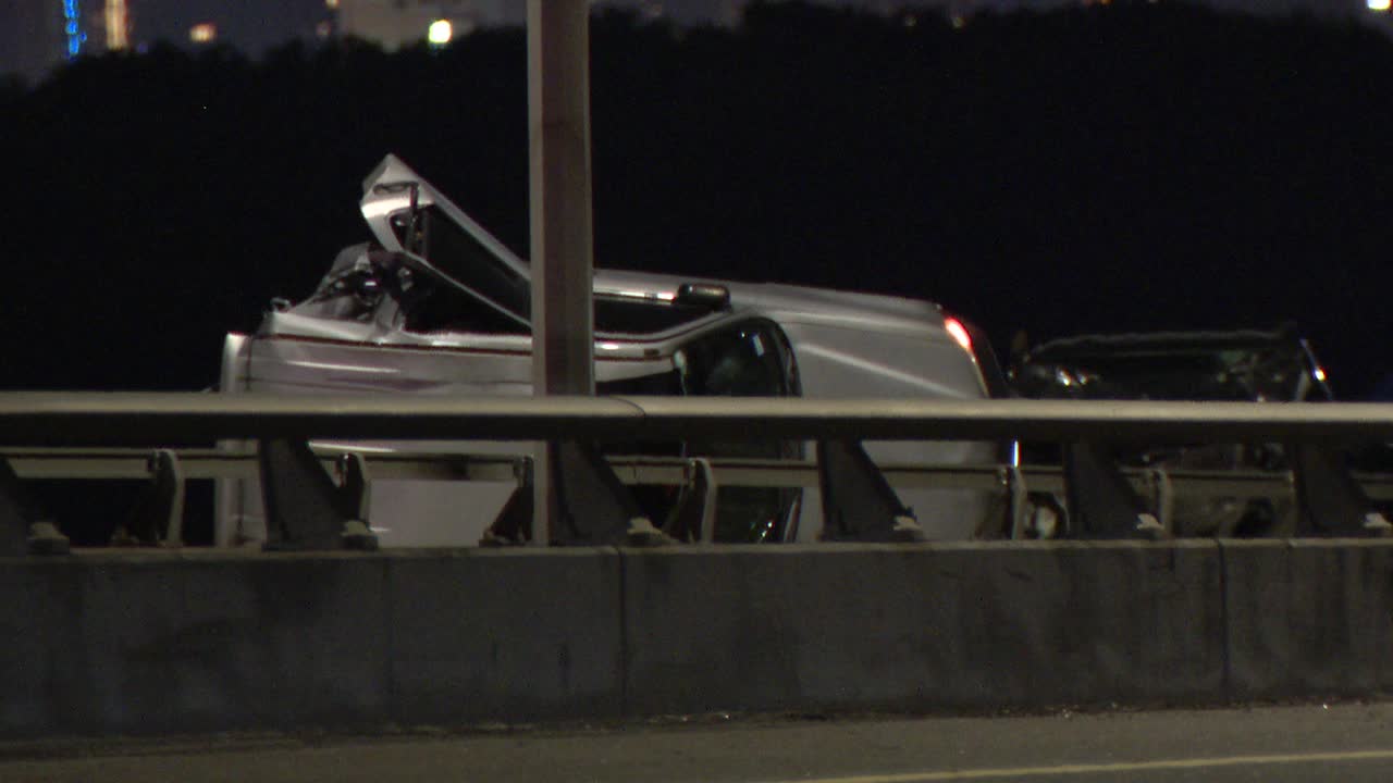 Woman killed in rollover crash in South Dallas | FOX 4 Dallas-Fort Worth