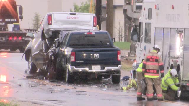 At least 3 dead, 'several' injured in Fort Worth crash