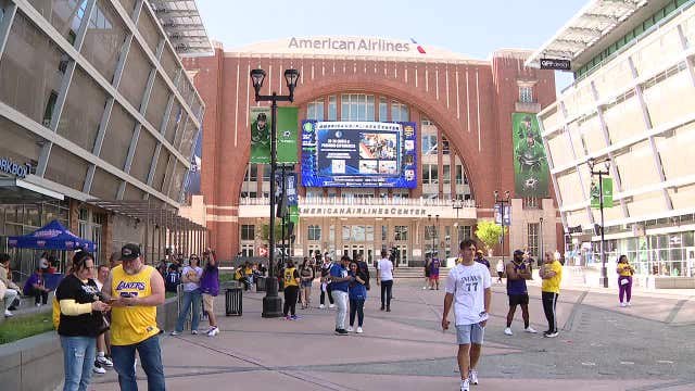 Fans show support for Luka Doncic, anger at Mavs during Lakers showdown