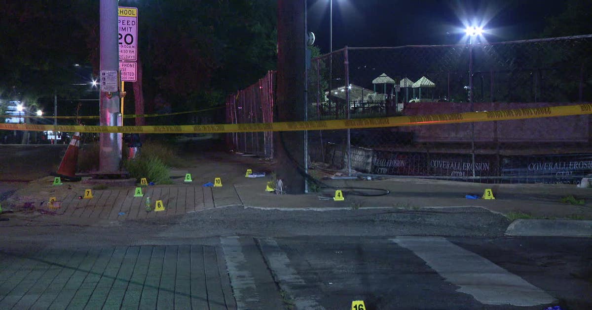 Man and woman shot outside Dallas store; suspect at large | FOX 4 ...
