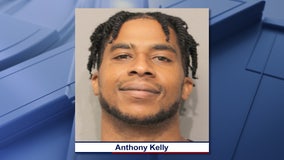 Wanted Texas felon used his child as a human shield against taser, deputies say
