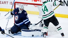 Connor Hellebuyck makes 21 saves, Jets beat Stars 4-0 in Game 2 to tie series