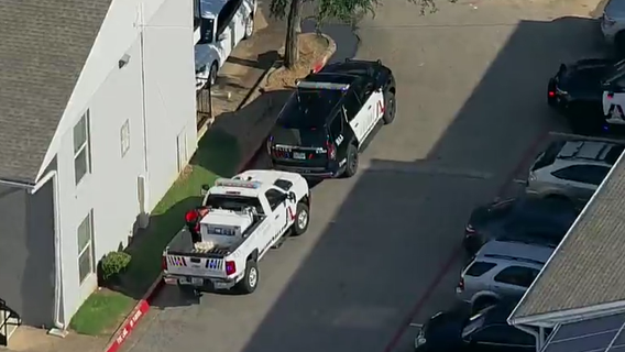 2 dead, no arrests after shooting at Arlington apartment complex