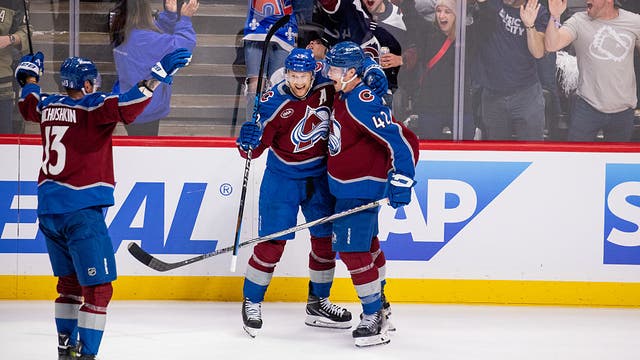 MacKinnon gets credit for fluky go-ahead goal as Avs tie series with 7-4 win over Stars in Game 6