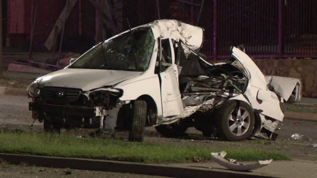 Man dies after high-speed crash into tree in White Rock