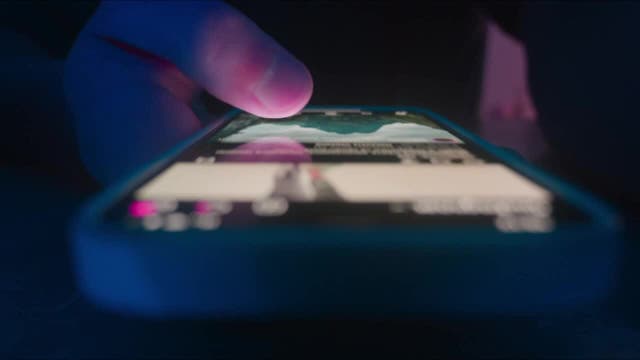 Bill to add social media warning labels advances to Texas Senate