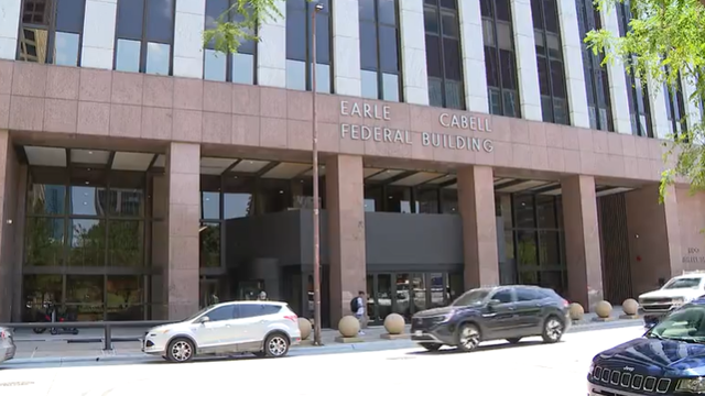 Witnesses report plainclothes ICE agents making arrests at Dallas immigration court