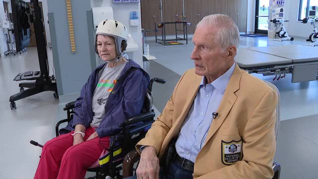 Former Dallas Cowboy and Pro Football Hall of Famer Bob Lilly saves wife's life