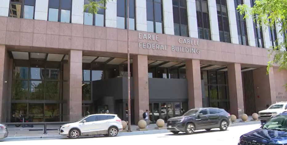 Witnesses report plainclothes ICE agents making arrests at Dallas immigration court