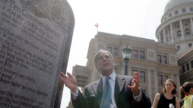 North Texas faith leaders sue TEA, school districts over Ten Commandments law