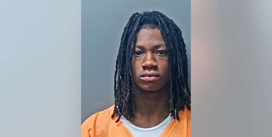 2 dead in Fort Worth shooting, 16-year-old victim identified