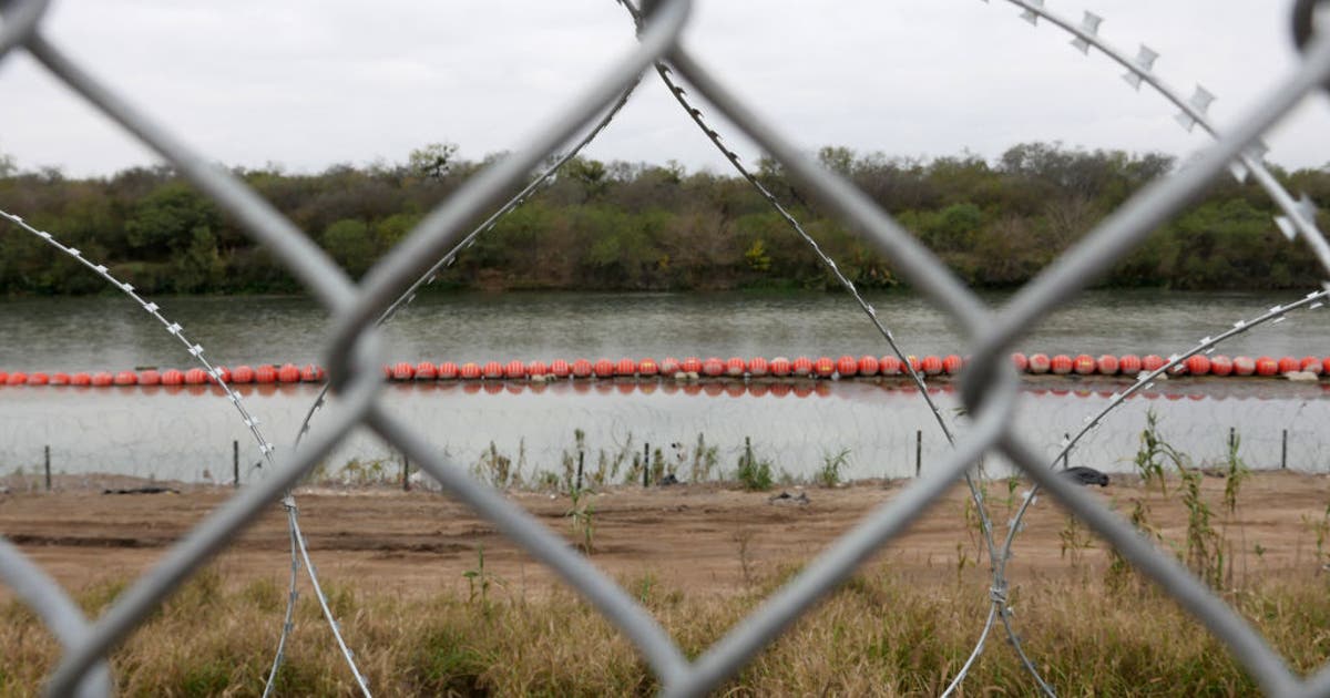 Department of Homeland Security putting 17 miles of barriers into Rio ...