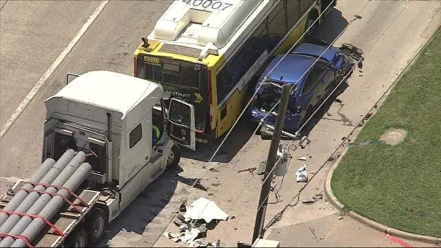 1 dead, 6 injured in Dallas crash after truck driver loses consciousness, DFR says