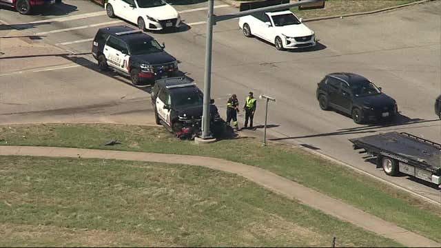 Arlington officer injured in crash along I-20 frontage road