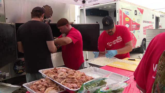 Texas flooding: DFW volunteers cook up free BBQ for Kerrville community