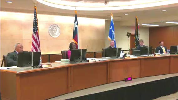 Tarrant County officials vote to reduce number of polling sites