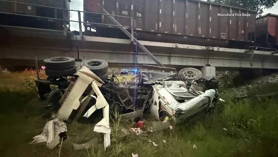 Train hits 18-wheeler in Mansfield