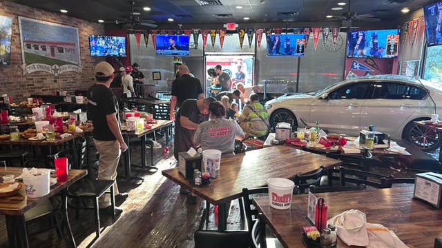5 hospitalized after car hits Duff's Famous Wings in Southlake