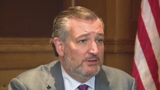 Ted Cruz: 'Unbelievably dangerous' to threaten FCC licenses, compares chair to mob boss