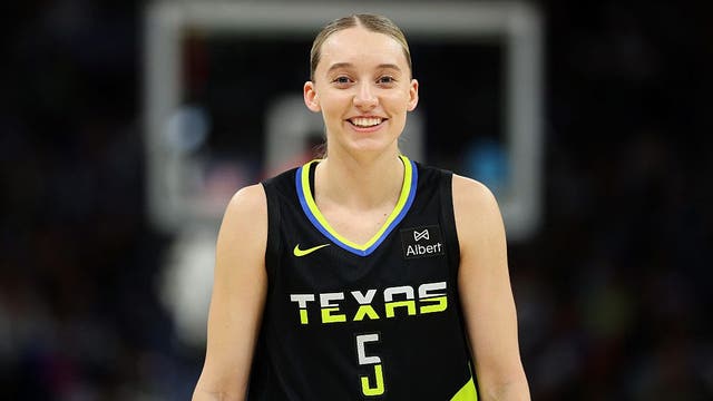 Paige Bueckers named AP Rookie of the Year