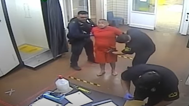 Dallas police investigate after prisoner with gunshot wound dies