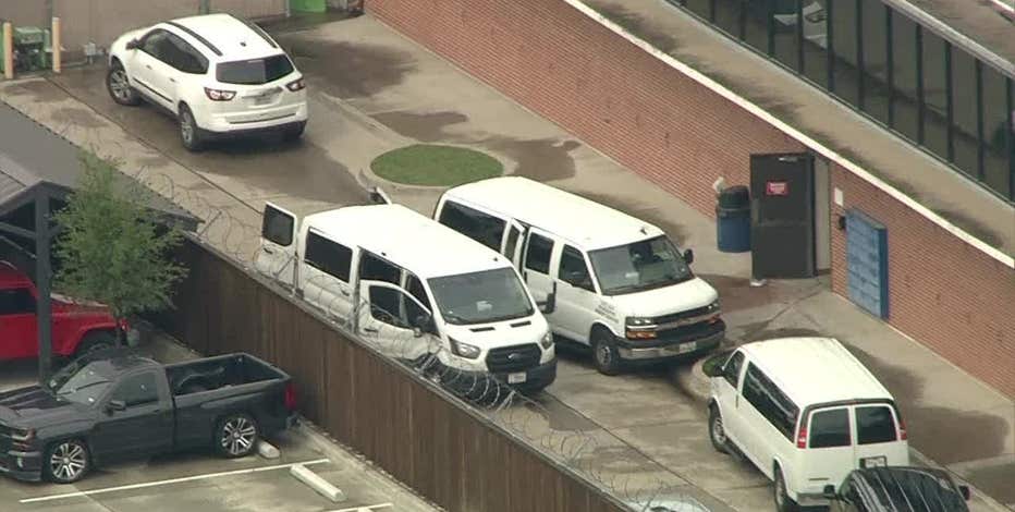 LIVE UPDATES | Dallas ICE Shooting: Sniper dead after shooting 3 ICE detainees