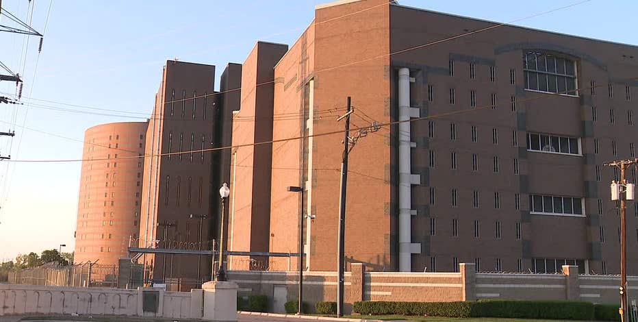 Dallas County DA blames 'inefficient' software for jail overcrowding