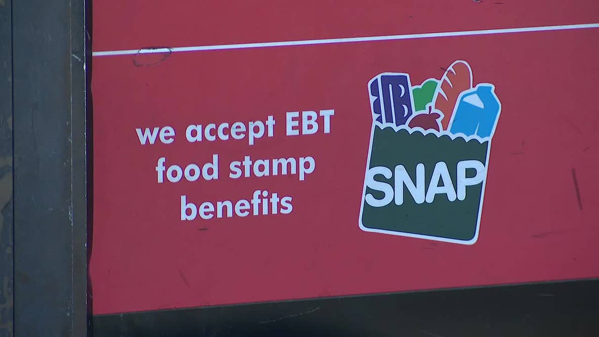 Fewer Texans qualifying for SNAP benefits, putting pressure on local food banks