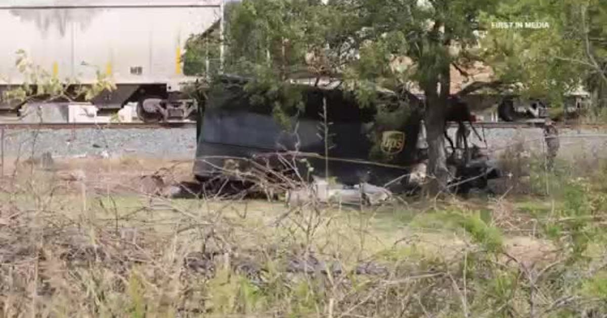 UPS truck driver killed in Hunt County train crash | FOX 4 Dallas-Fort ...